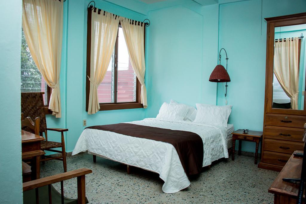 Hotel Maya Vista Tela Esterno foto