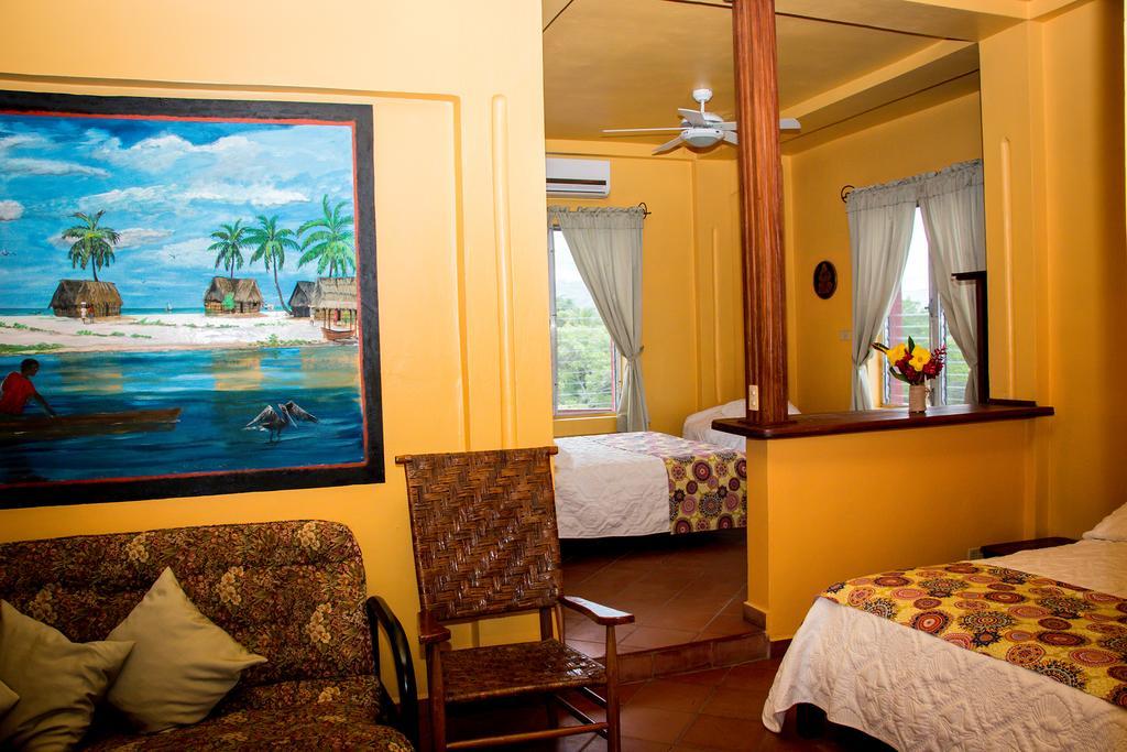 Hotel Maya Vista Tela Esterno foto